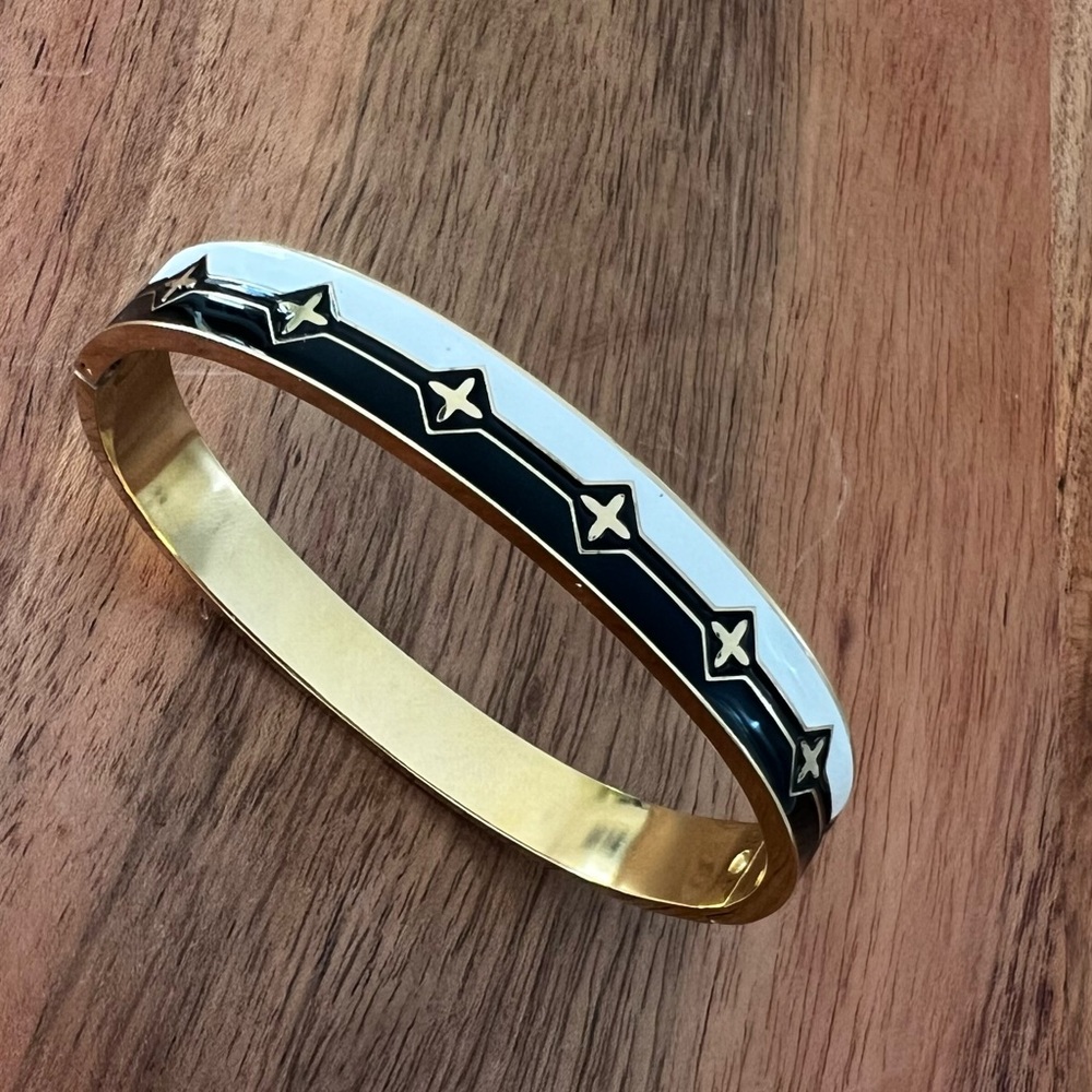 💎 New Stainless Steel one Sides Cross Pattern l Enamel Painted Bangle, Bracelet